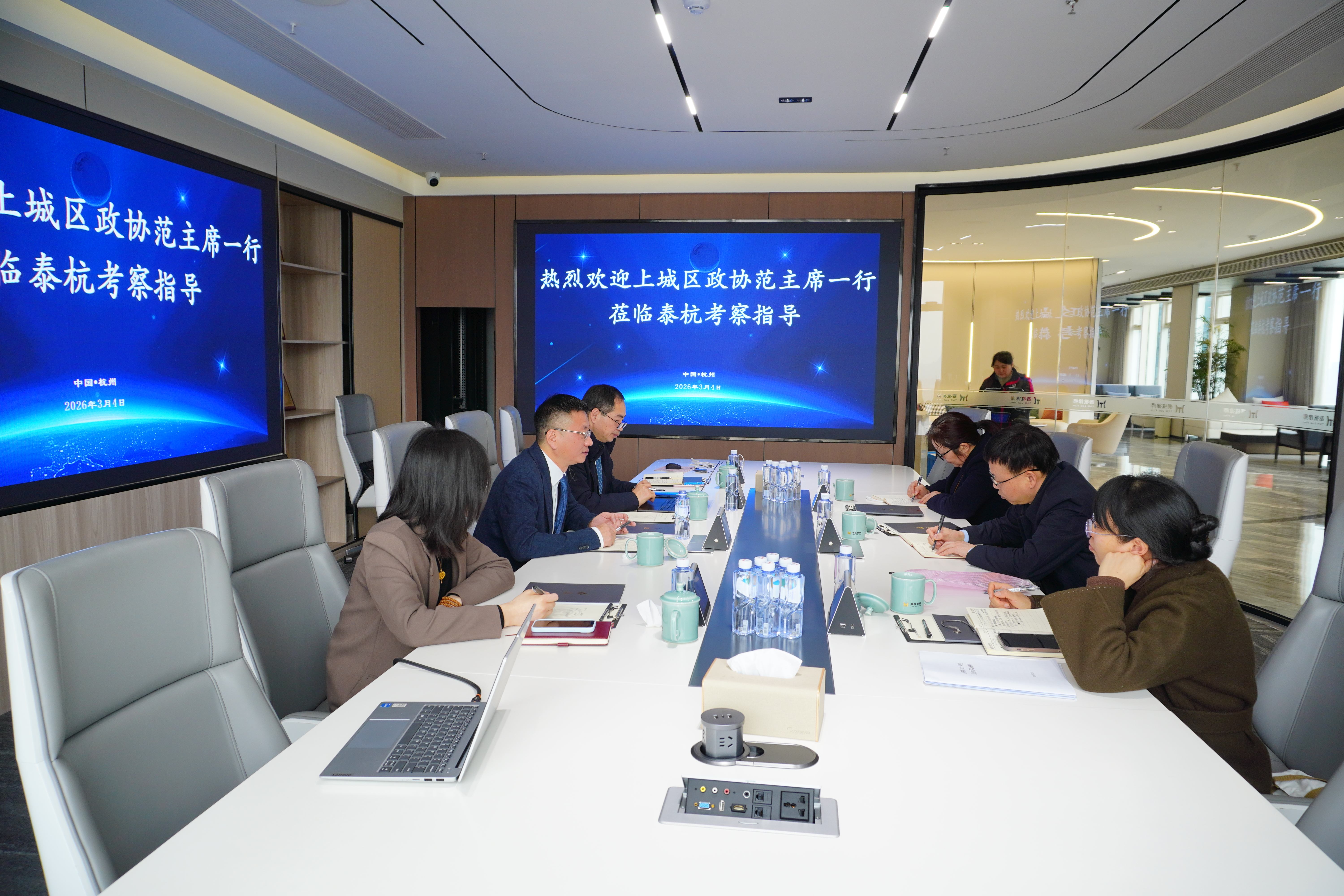 DSC02355.jpg DSC02355.jpg